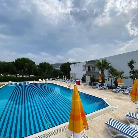 Palm Club Aparthotel *